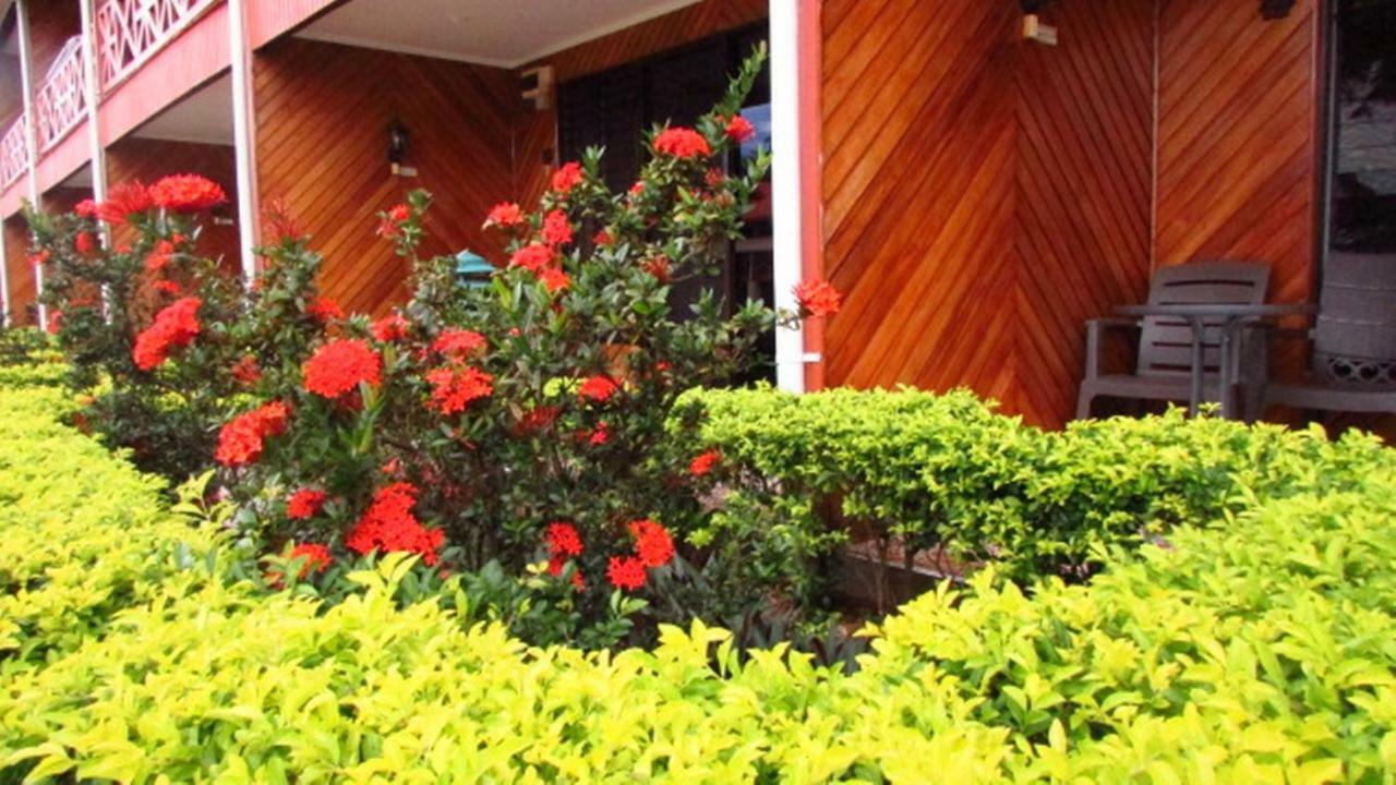Wailoaloa Beach Resort Nadi Eksteriør billede